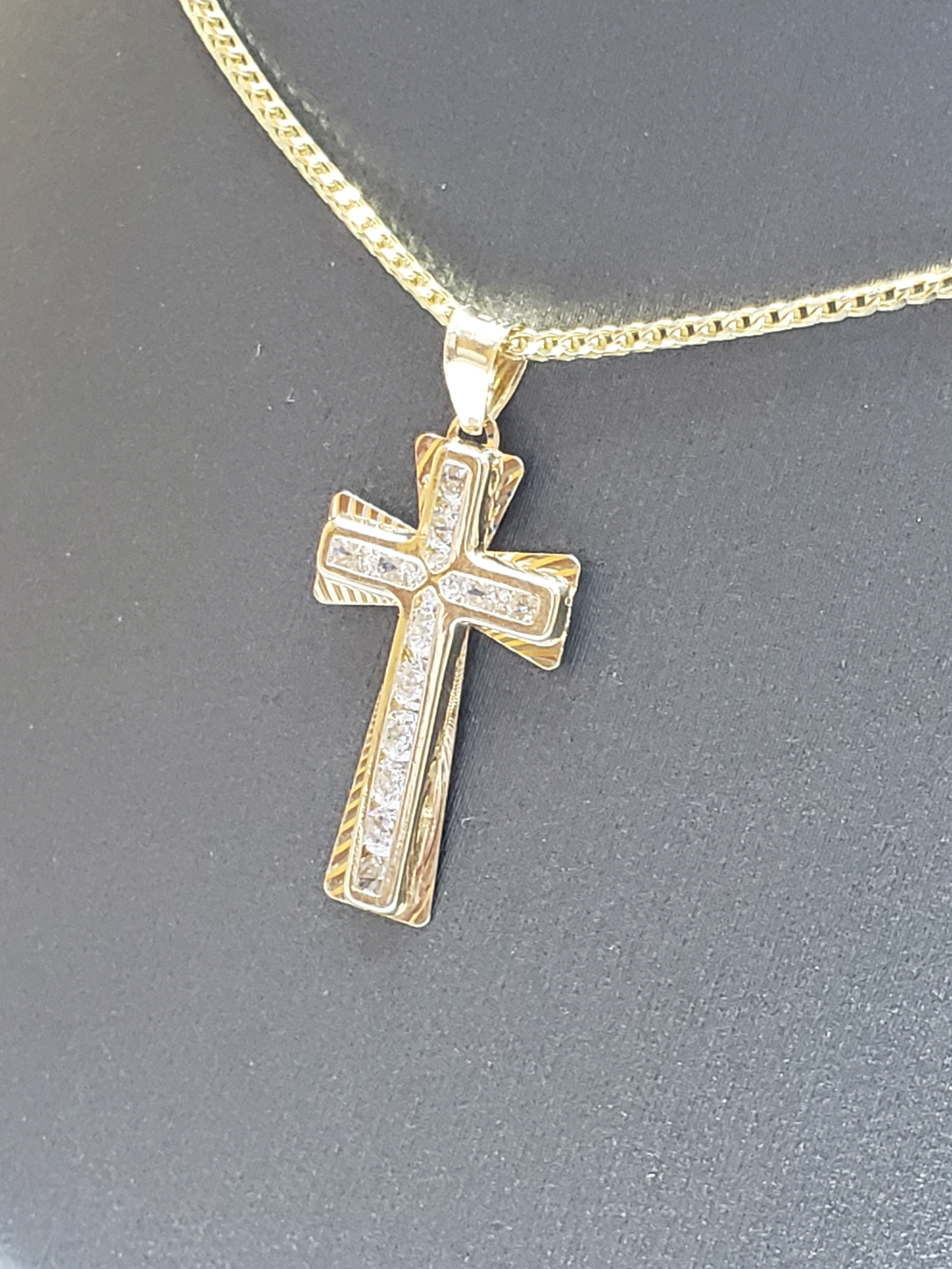 Italian Cross Pendant Necklace 17 3/4